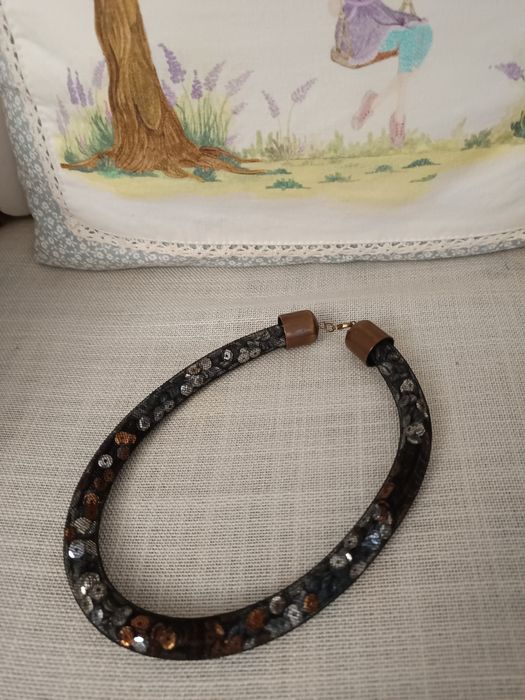 Colar Original, em  rede.