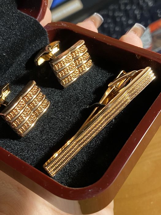 Чоловічі запонки та зажим