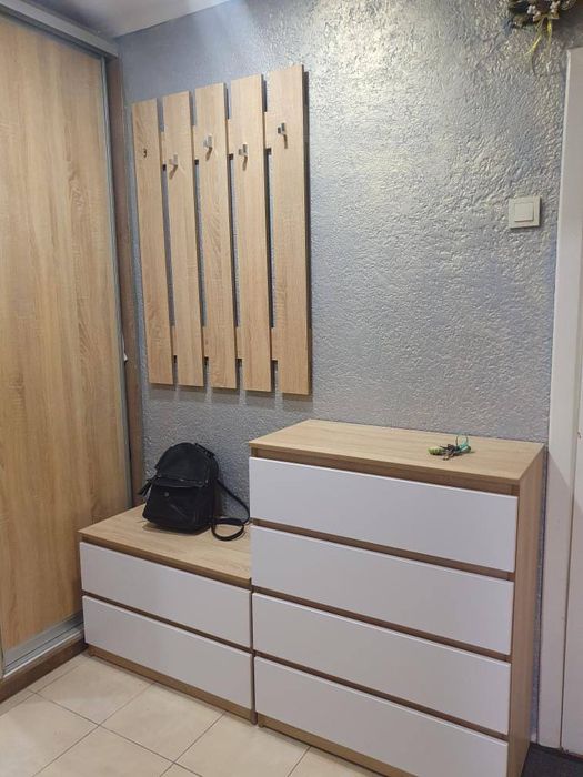 Комод, вішалка для одягу, комплект передпокою