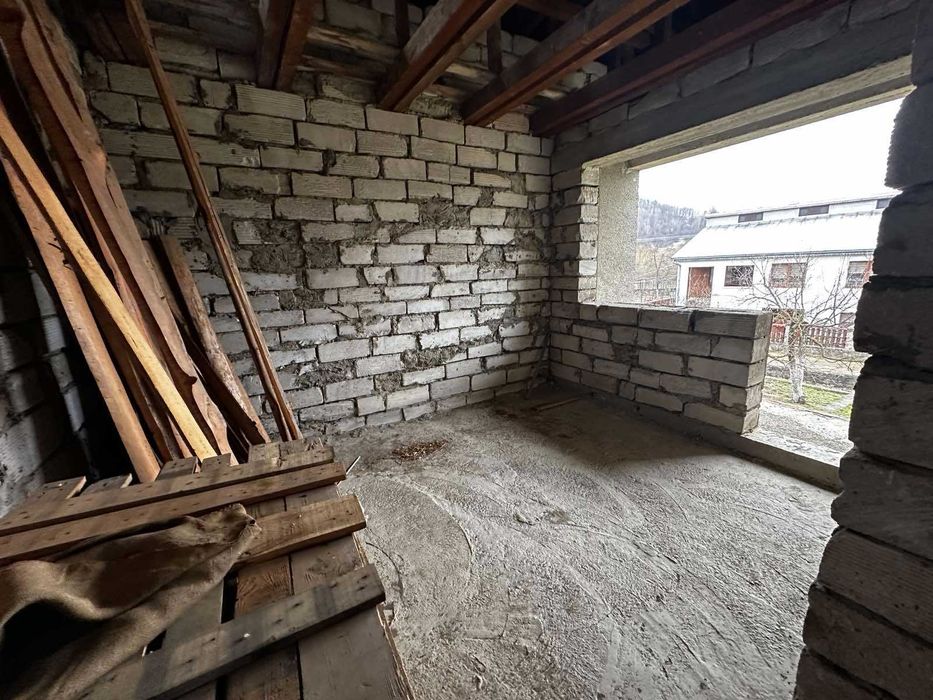Продається будинок в с. Середнє Водяне