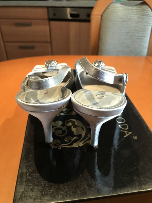 Menbur buty srebrne na obcasie rozmair 39