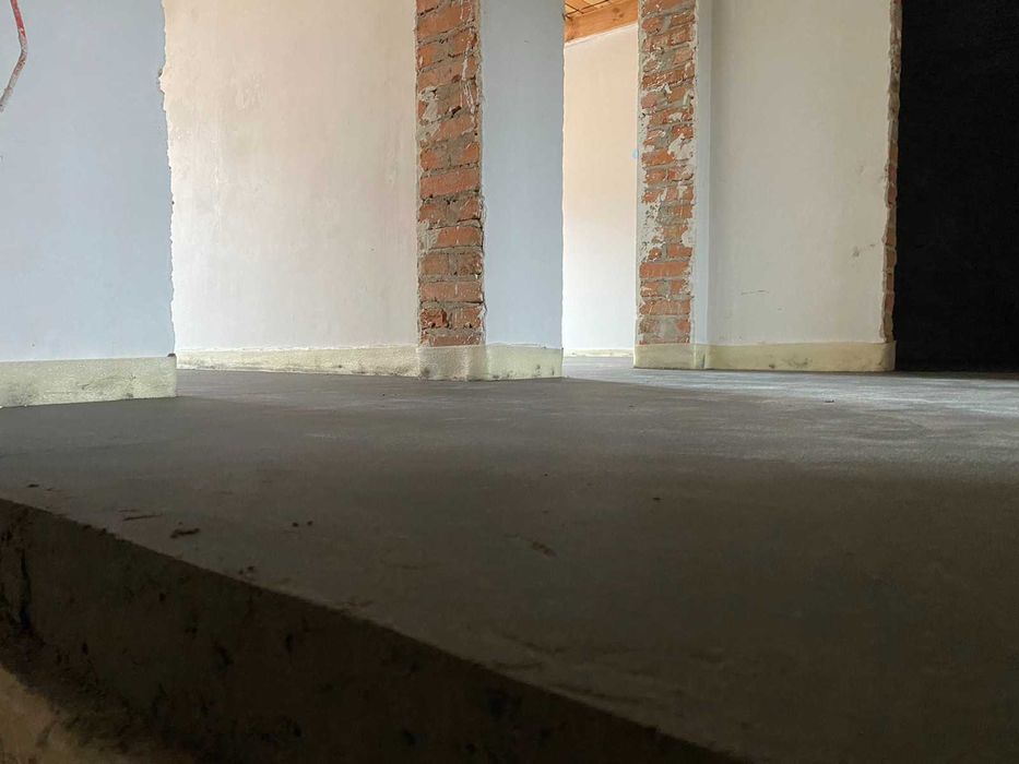 Стяжка підлоги/пола/ напівсуха шліфована, машинна штукатурка стін 29