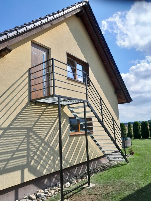 Schody zewnętrzne metalowe