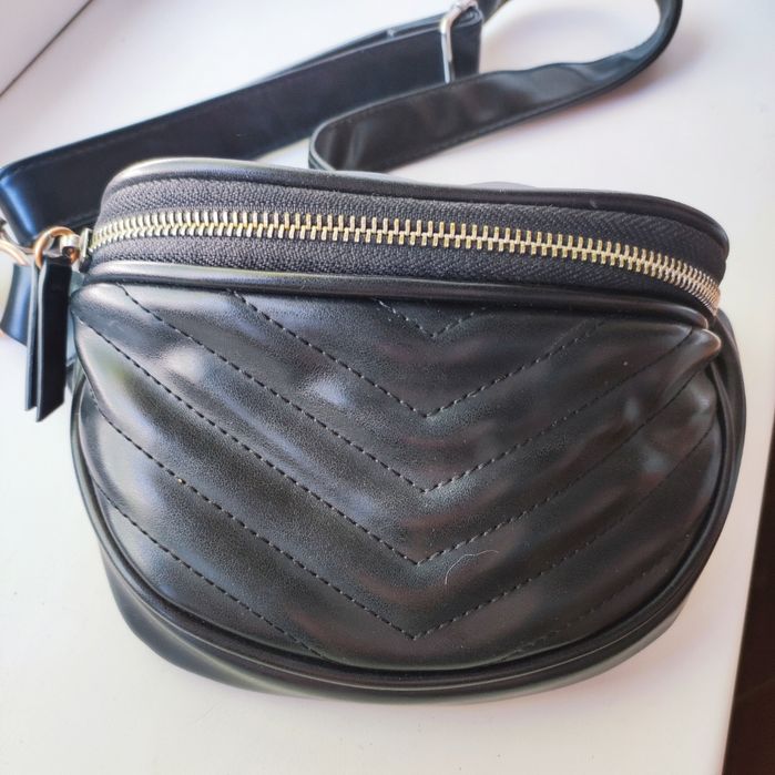 Сумка бананка Bershka