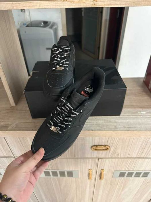 Nike_ Air_Force_1_Low_Supreme_Black Rozmiar 39
