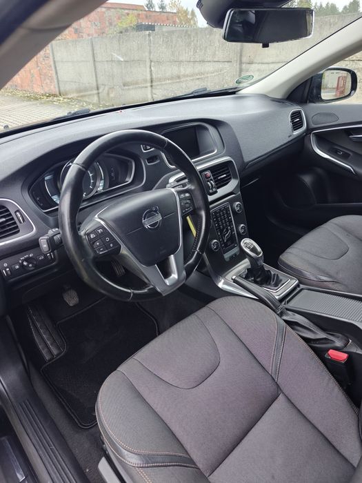 Volvo V40 Cross Country Momentum