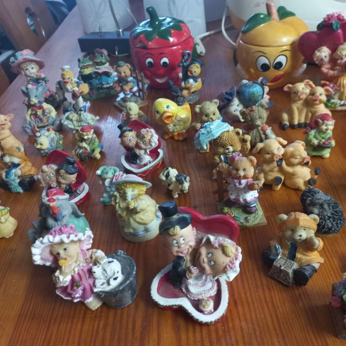Zestaw starych figurek