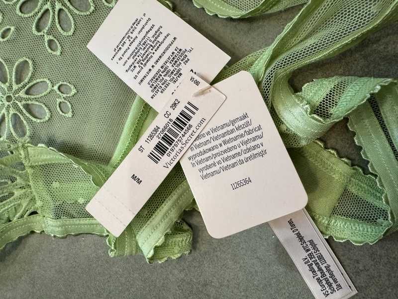 victorias secret nowe Majtki M z siateczki Eyelet Mesh stringi