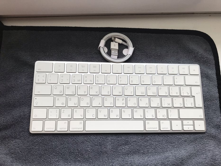 Клавіатура Apple Magic Keboard модель A1644