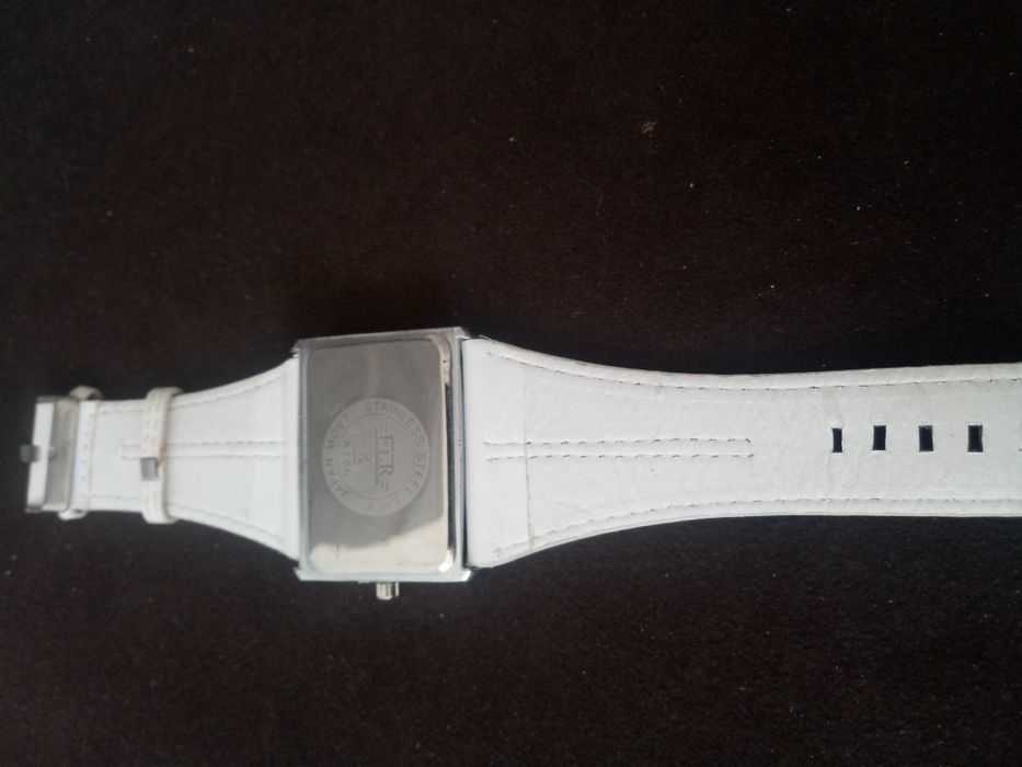 Zegarek w kolorze białym unisex