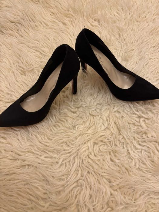 Eleganckie czarne szpilki