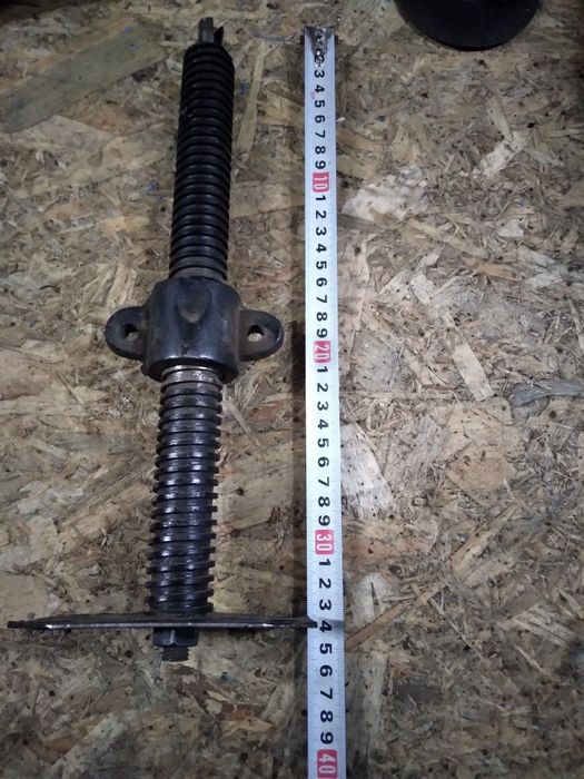 Винт трапецеидальный