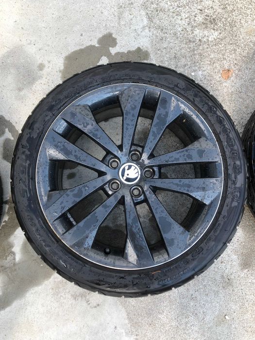 Koła, felgi crystal black Skoda 215/45 R17 91Y (17 cali)