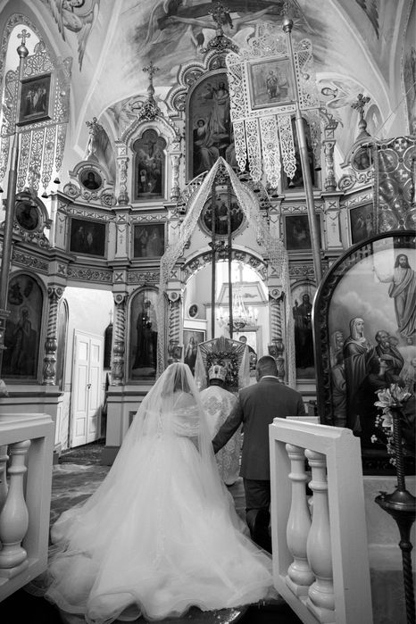 Продаю весільну сукню