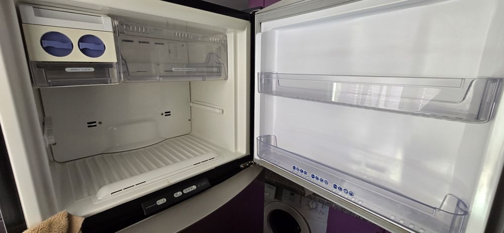 Продам свой холодильник Whirlpool ARC4170IX нержавейка