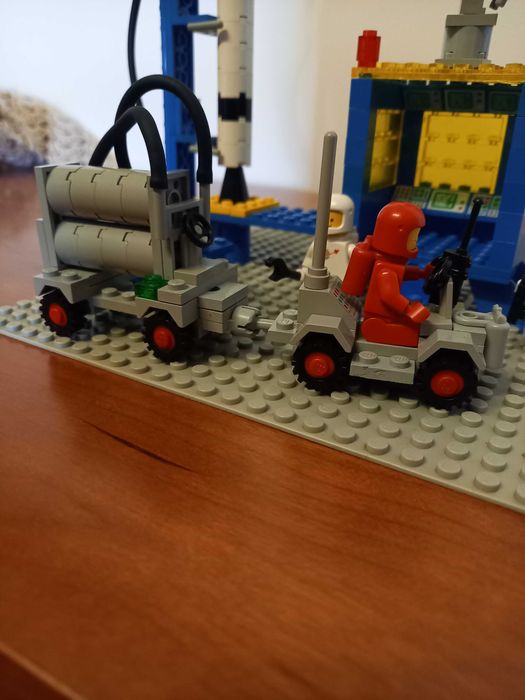 Lego 483-1 Alpha-1 Rocket Base