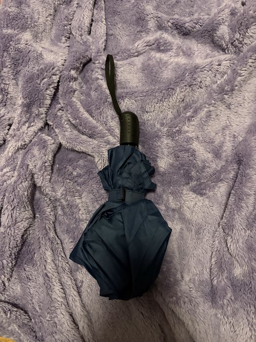 Guarda chuva pequeno usado