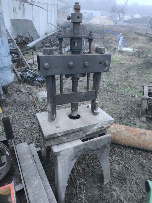 Prasa śrubowa ręczna