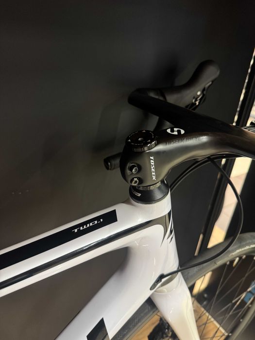 Fuji SL Disc 2.1 Polar White Shimano 105 2x12