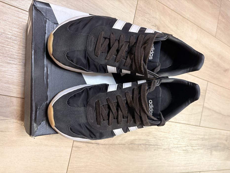 Кросівки Adidas (оригінал), стан чудовий