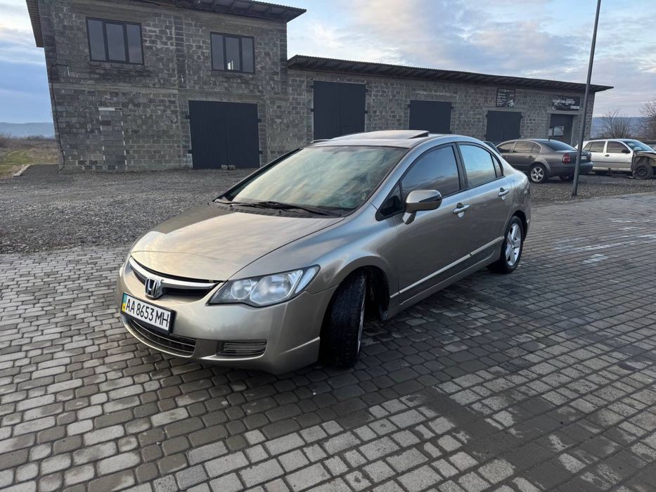 Honda civic 4 D 1.8 газ  бензин