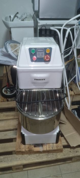 Продам спиральный тестомес