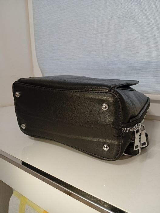 Жіноча сумка-рюкзак  (чорна), дешеві гаманці!