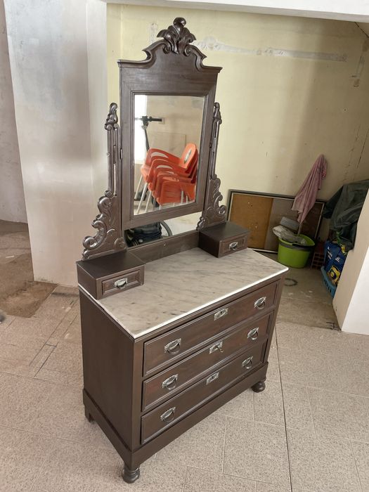 Oportunidade Cómoda com espelho gravado