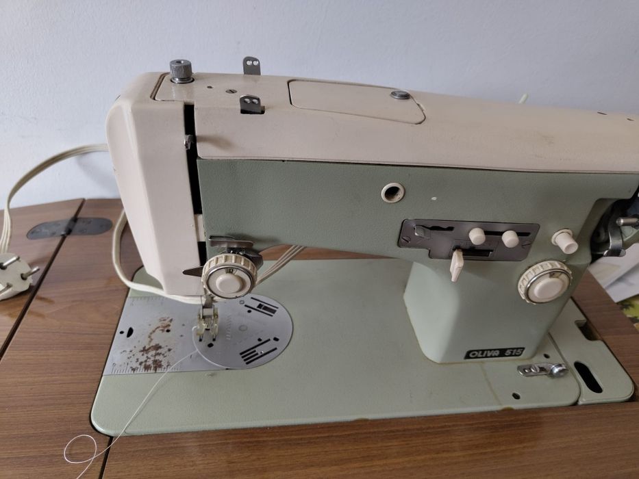 Maquina de costura oliva 515