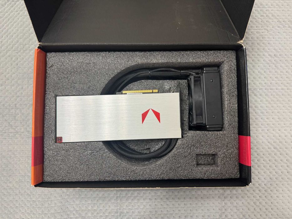 Karta graficzna GIGABYTE Radeon RX Vega 64 Watercooling 8GB