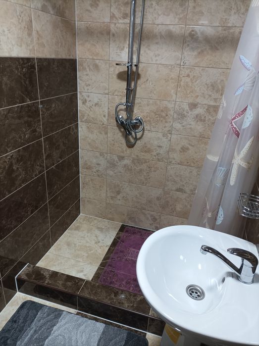 Відпочинок в карпатах з Чаном під лісом "Berdo"