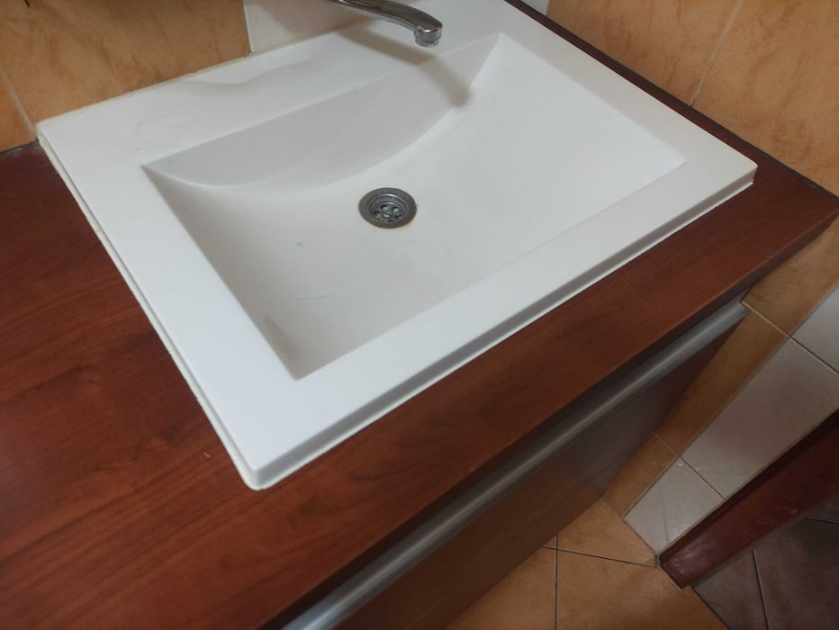 Komoda szafa szafka do łazienki z umywalką umywalka