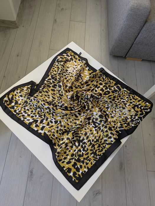 Lampart chusta panterka 70x70 cm