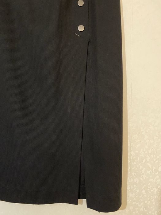 Спідниця з розрізом