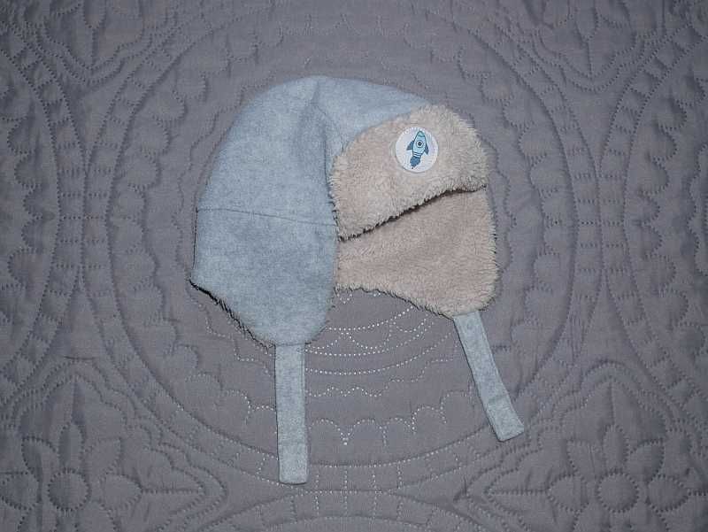 Śliczna szara czapka zimowa  - uszatka  10mc+ idealna