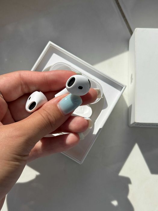 AirPods 4 (MXP63ZE/A)