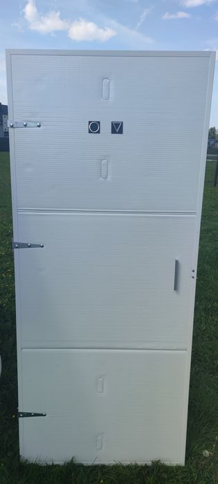 Sprzedam drzwi tymczasowe wew. WC na budowę