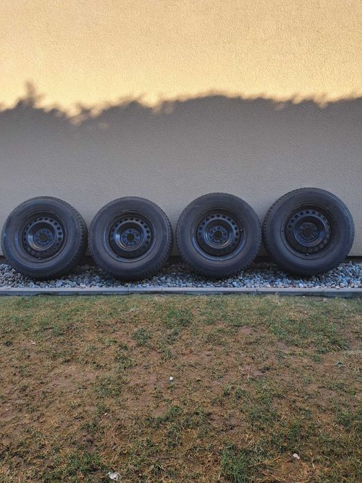 Felgi z oponami zimowymi 215/70/R16