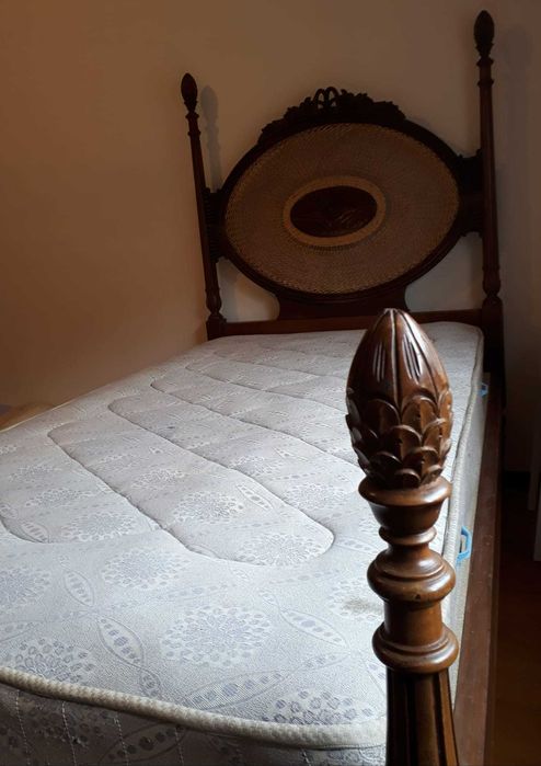 Cama solteiro vintage
