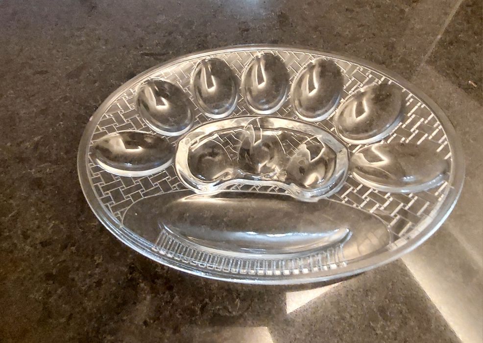 Półmisek kryształowy na jajka. Huta Irena.