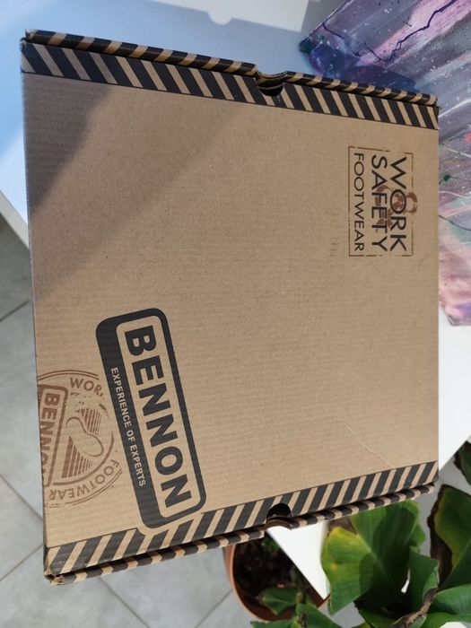 Buty  BENNON  nowe