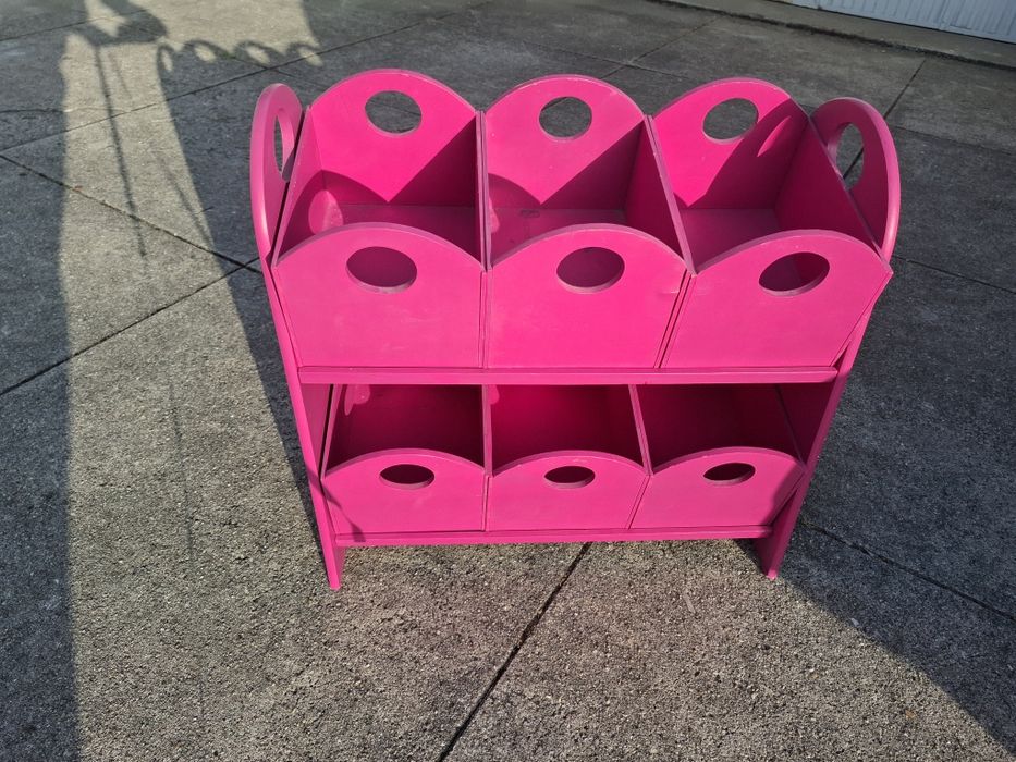 Armário de brinquedos com caixas amovíveis