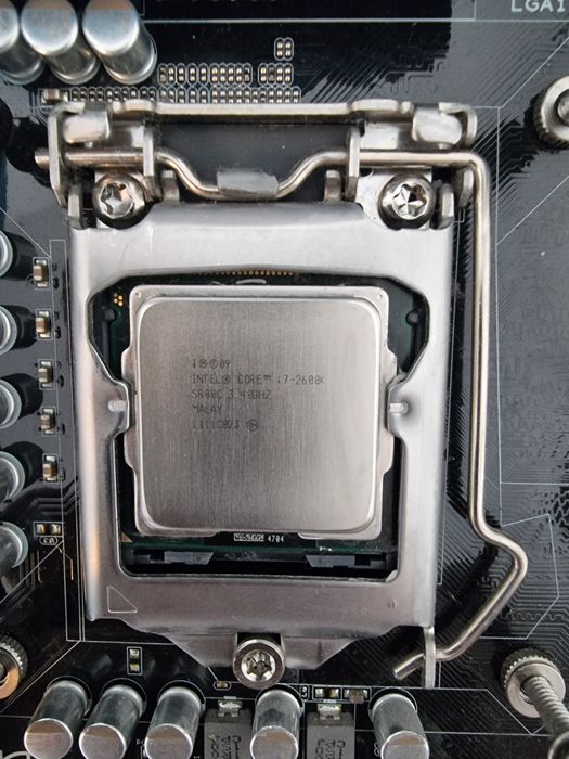 Płyta Główna Asus P8Z68-V + Core i7-2600K 4x 3,40GHz / 3,80GHz+ gratis