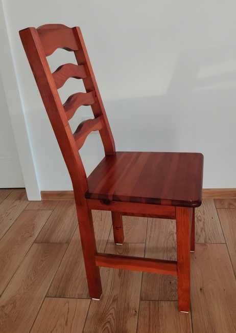 Sprzedam stół do jadalni rozsuwany drewniany + 4 krzesła.