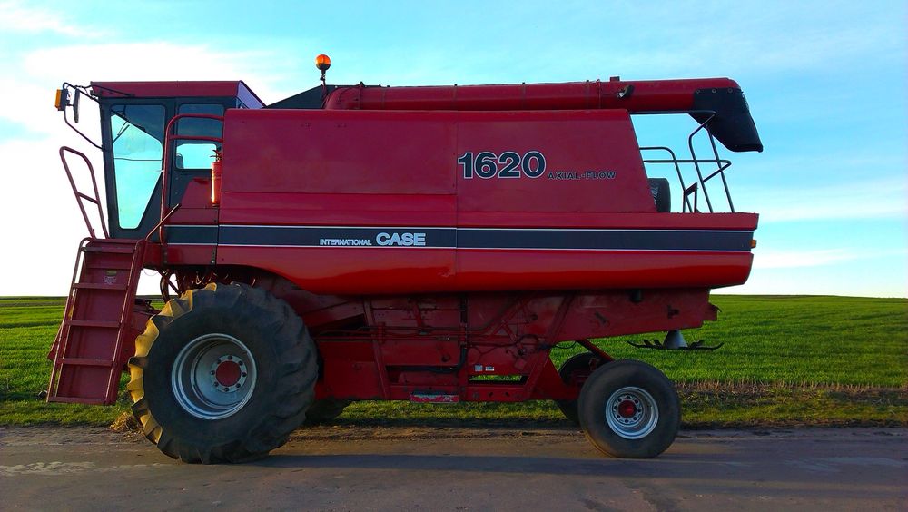 Комбайн Case 1620