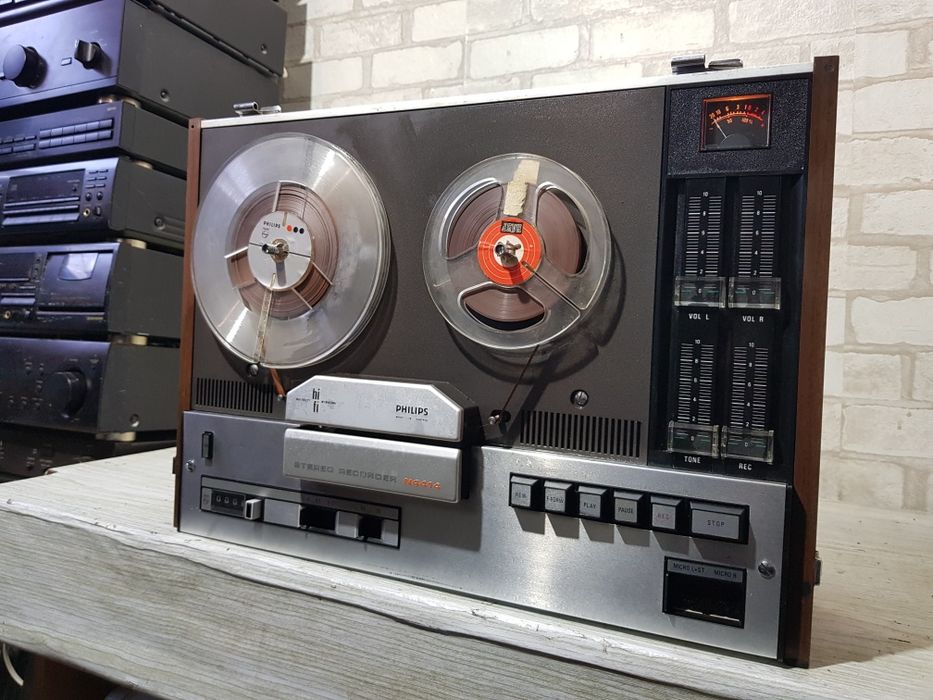 Бобиний магнітофон Phillips N4414 з Німеччини