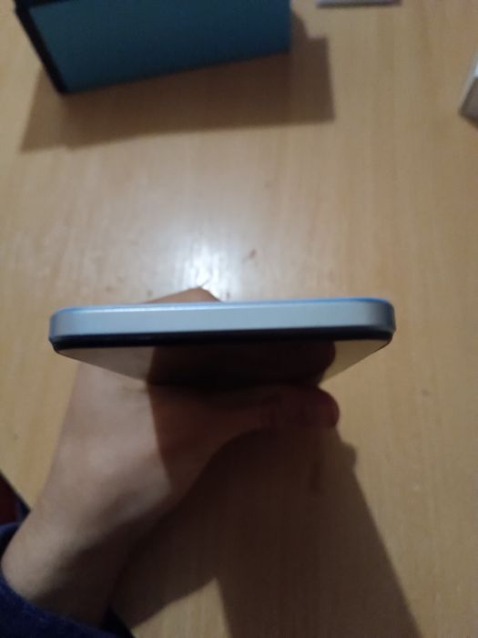 Телефон oppo a17 (CPH2477)