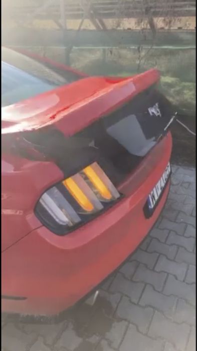 Siłowniki do automatycznego otwierania bagaznika Ford Mustang