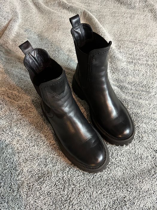Продам шкіряні Челсі