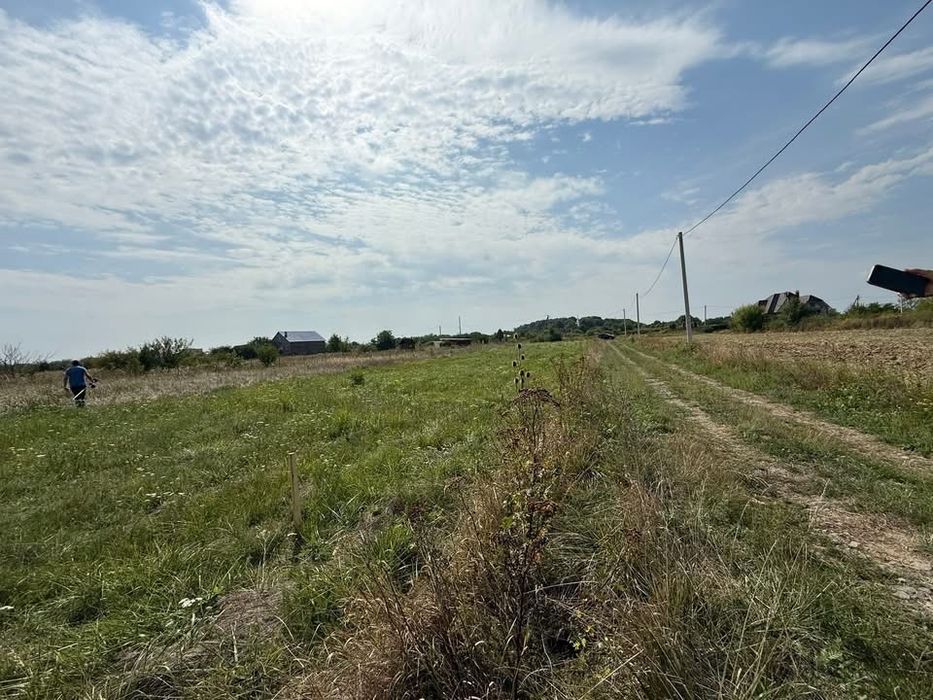 Ділянка 25 соток під будівництво котеджів в Часлівцях
